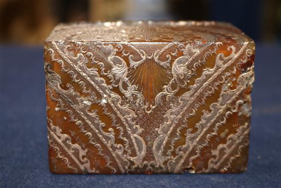 An 18th century Continental gold overlaid tortoiseshell table snuff box 3.5in.